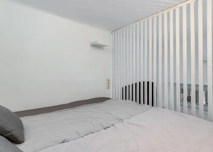 Little Cola Apartment In Dohany Street With Ac
